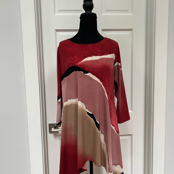 Alfani Red and Pink Artistic Top - Picture 1 of 7